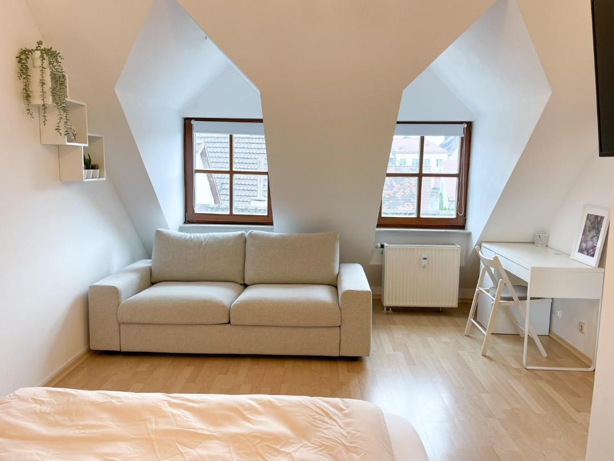 Nami - Robin - Helle Apartments Mitten In Der Stadt Меммінген Екстер'єр фото