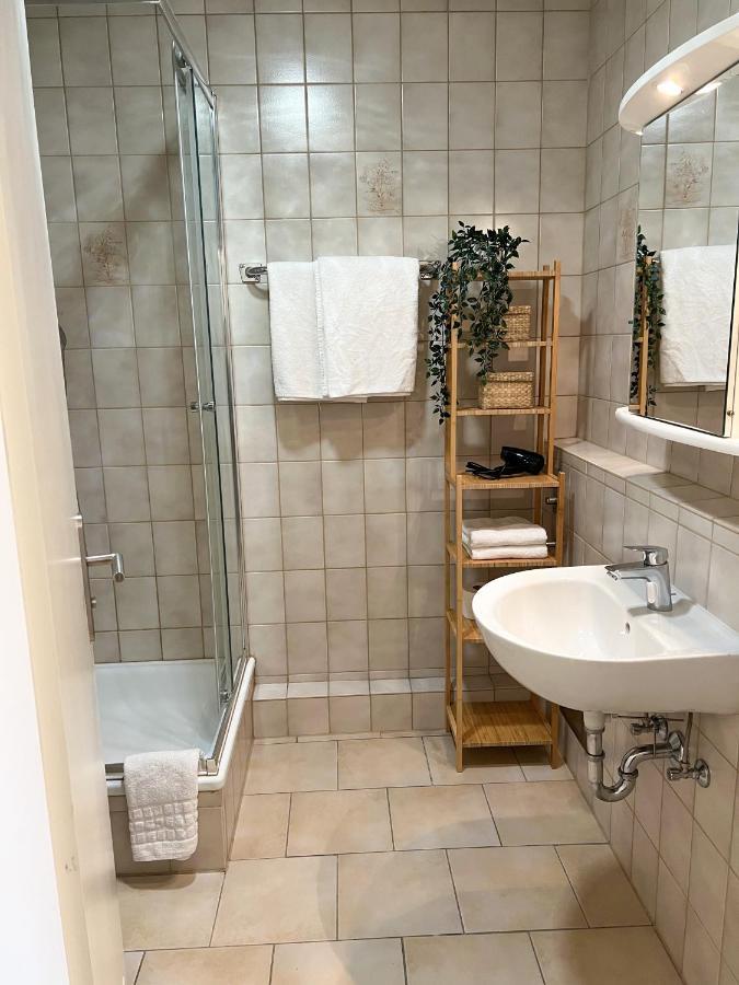 Nami - Robin - Helle Apartments Mitten In Der Stadt Меммінген Екстер'єр фото
